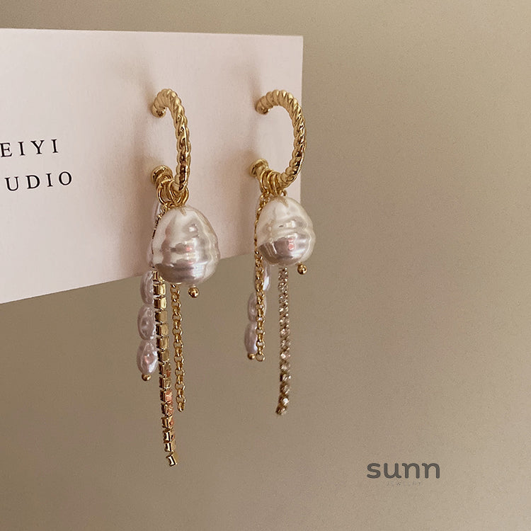 Adama Gold Tassel Pearl Earrings [HJ3UW54Q]
