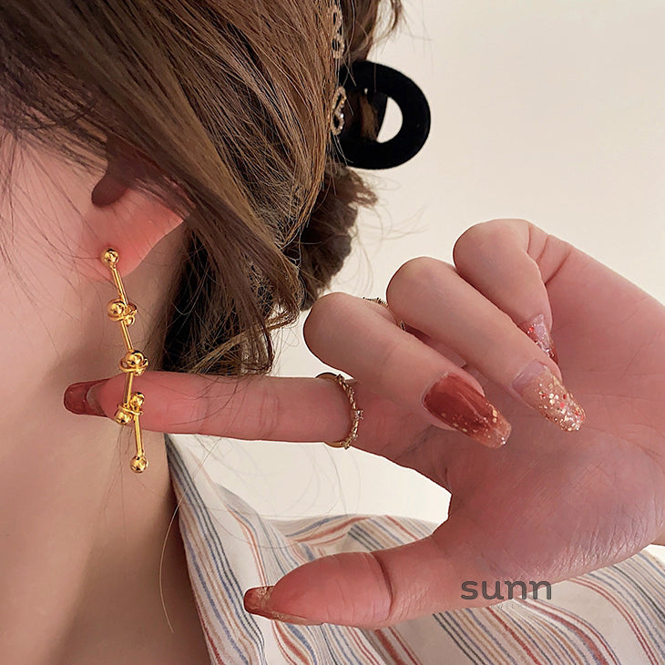 Adeena Curved Drop Earrings [HF21ZS8S]