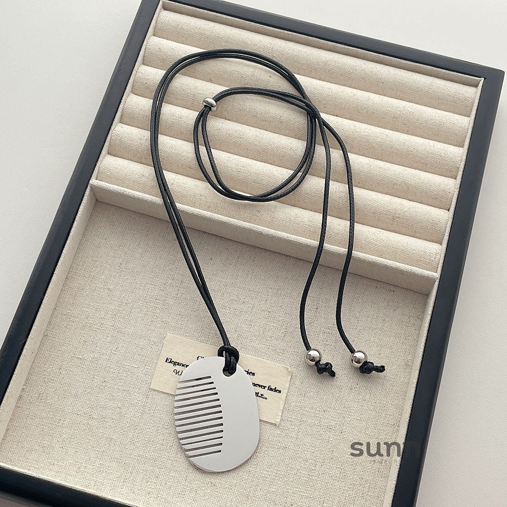 Adela Silver Comb Pendant Necklace [N0UZOFJT]