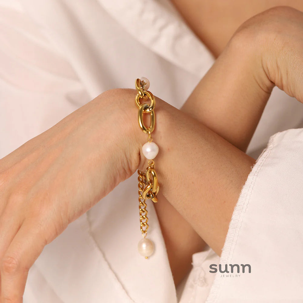 Adelaida Freshwater Baroque Bracelet