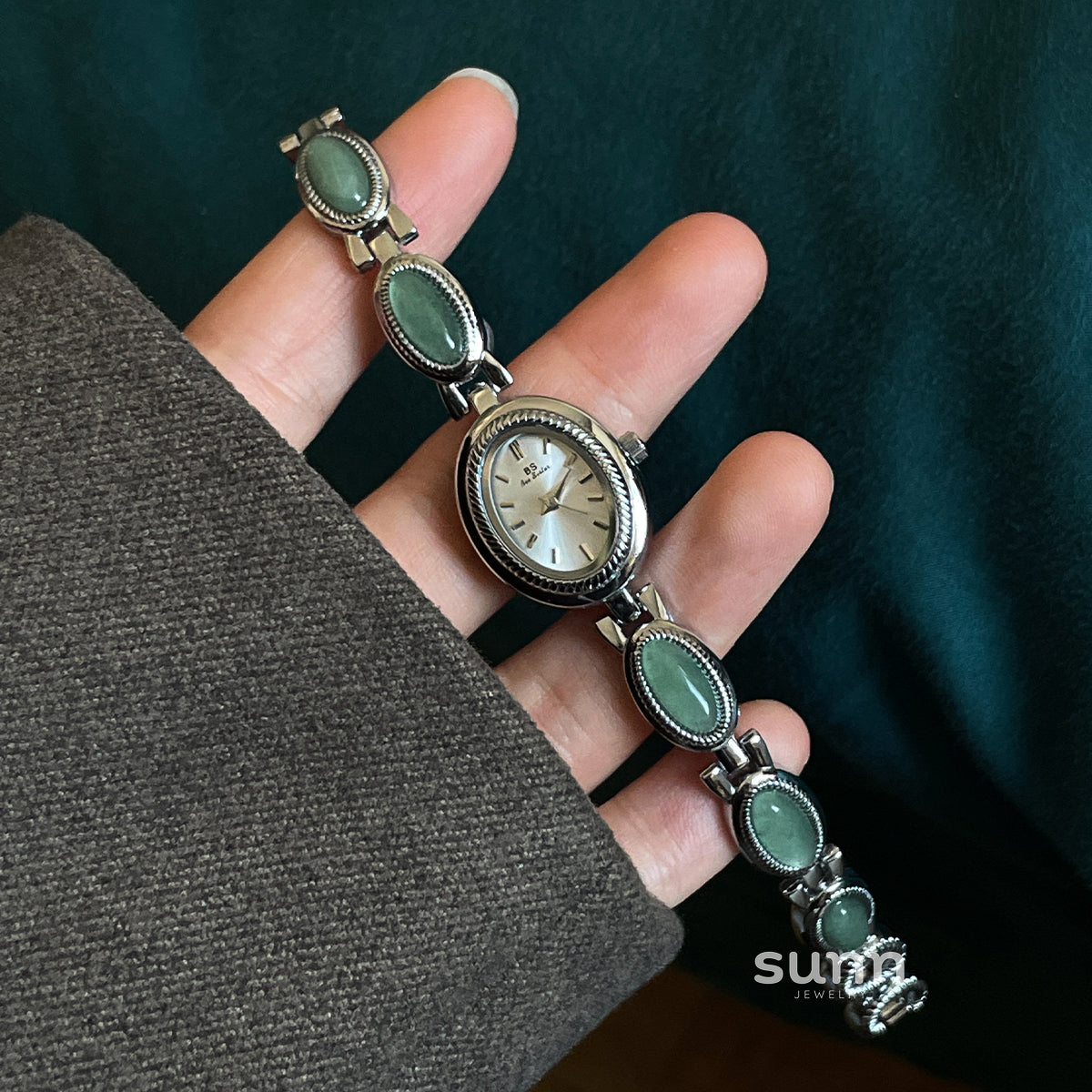 Adeleine Refined Oval Watch [WC1NCDOP]
