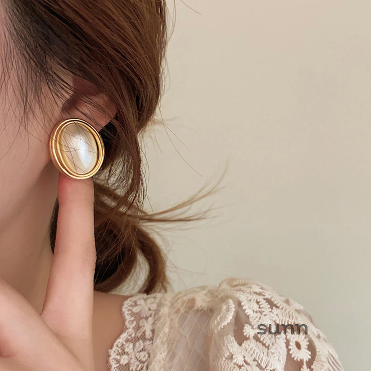 Adelene Acrylic Pearl Drop Earrings [Q9X3DFW3]