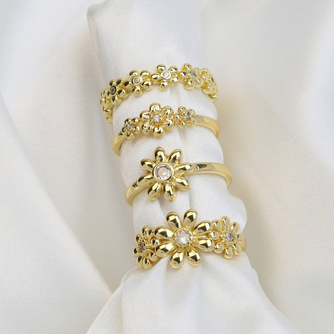 Adelyne Daisy Bloom Ring [5ZRYSUQ7]