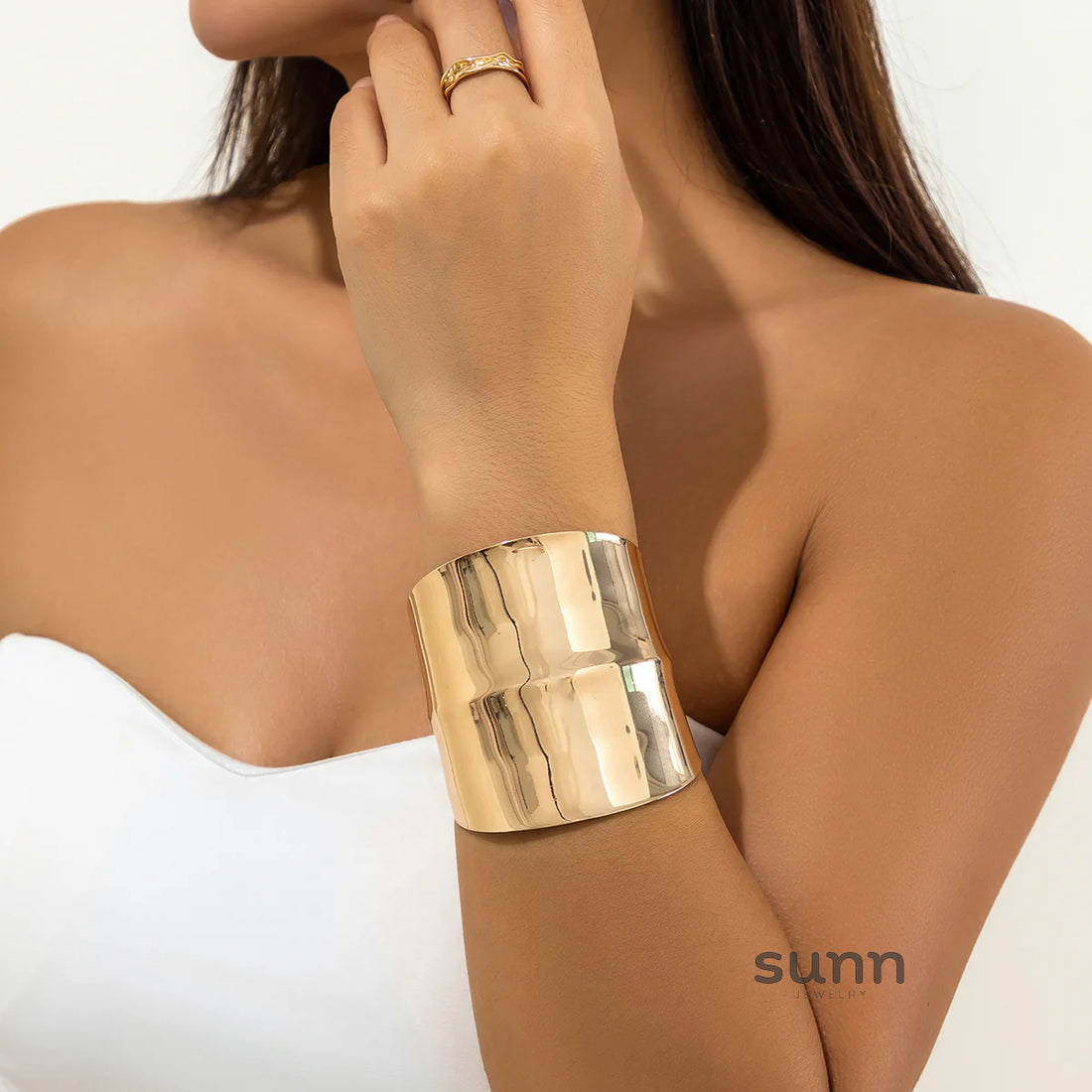 Adelynne Smooth Irregular Bangle