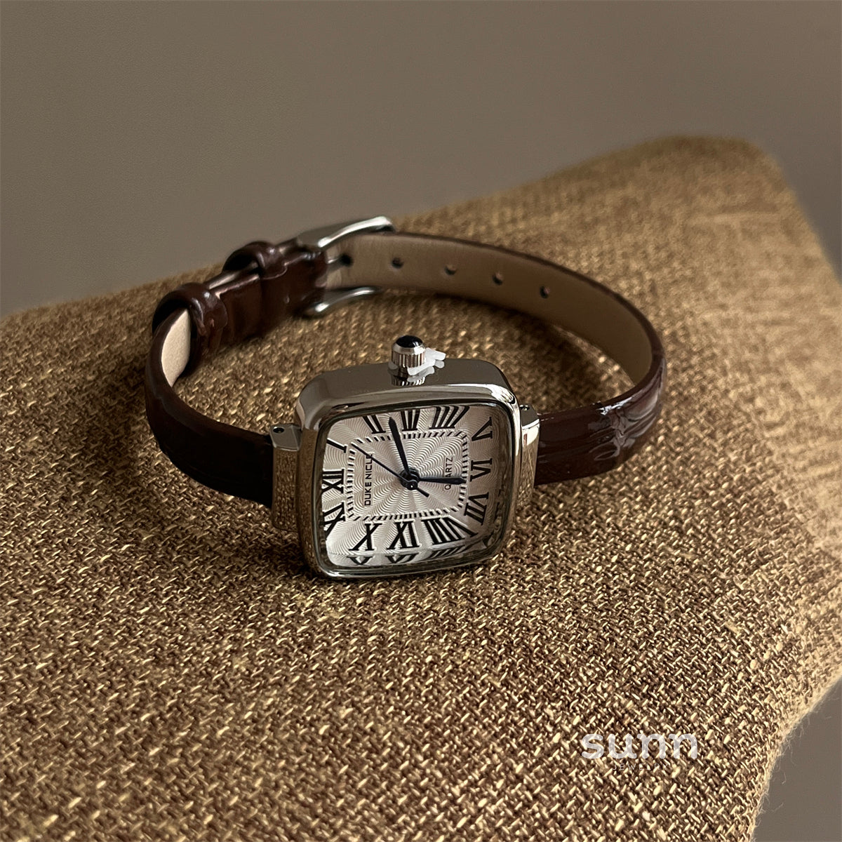 Adhira Vintage Square Watch [R17CKVIS]