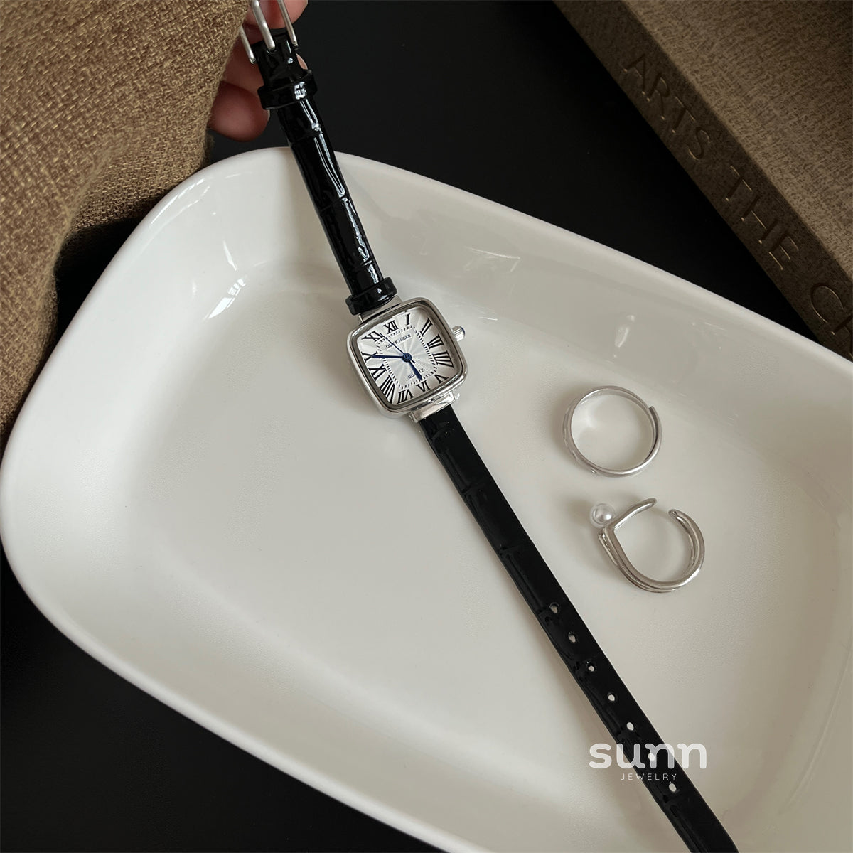 Adhira Vintage Square Watch [6E93AY36]