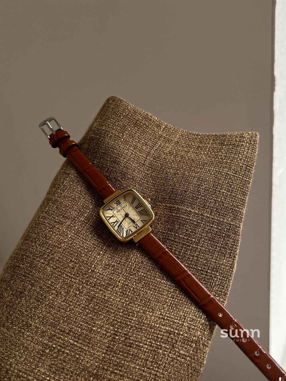 Adhira Vintage Square Watch [9EDDQZPE]