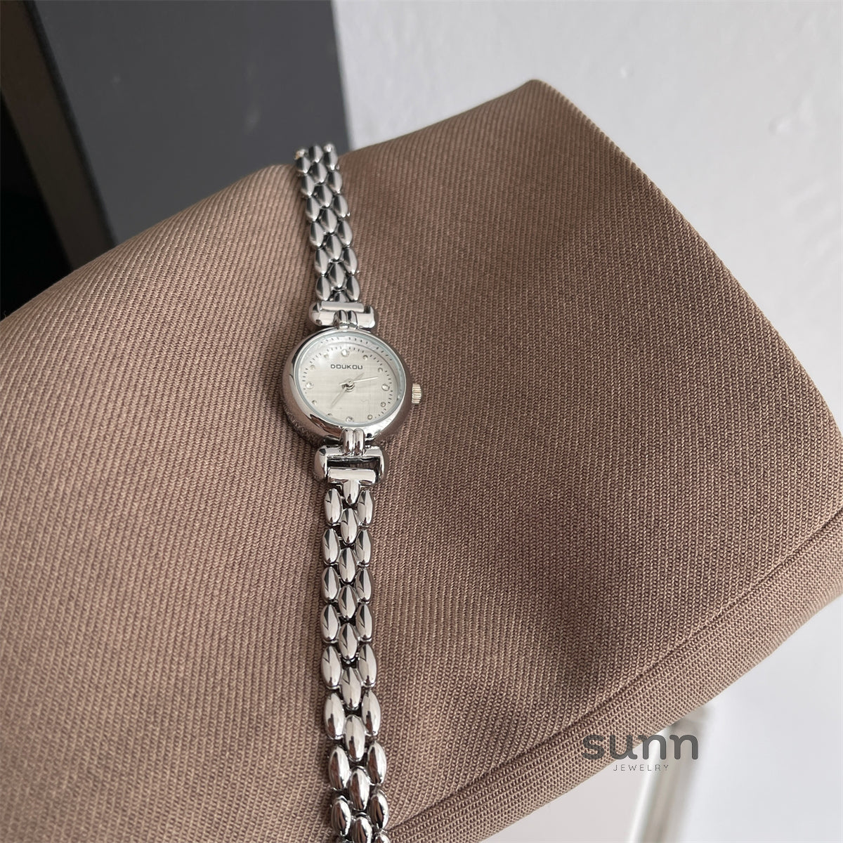 Aditi Dainty Bracelet Watch [4YCPA639]