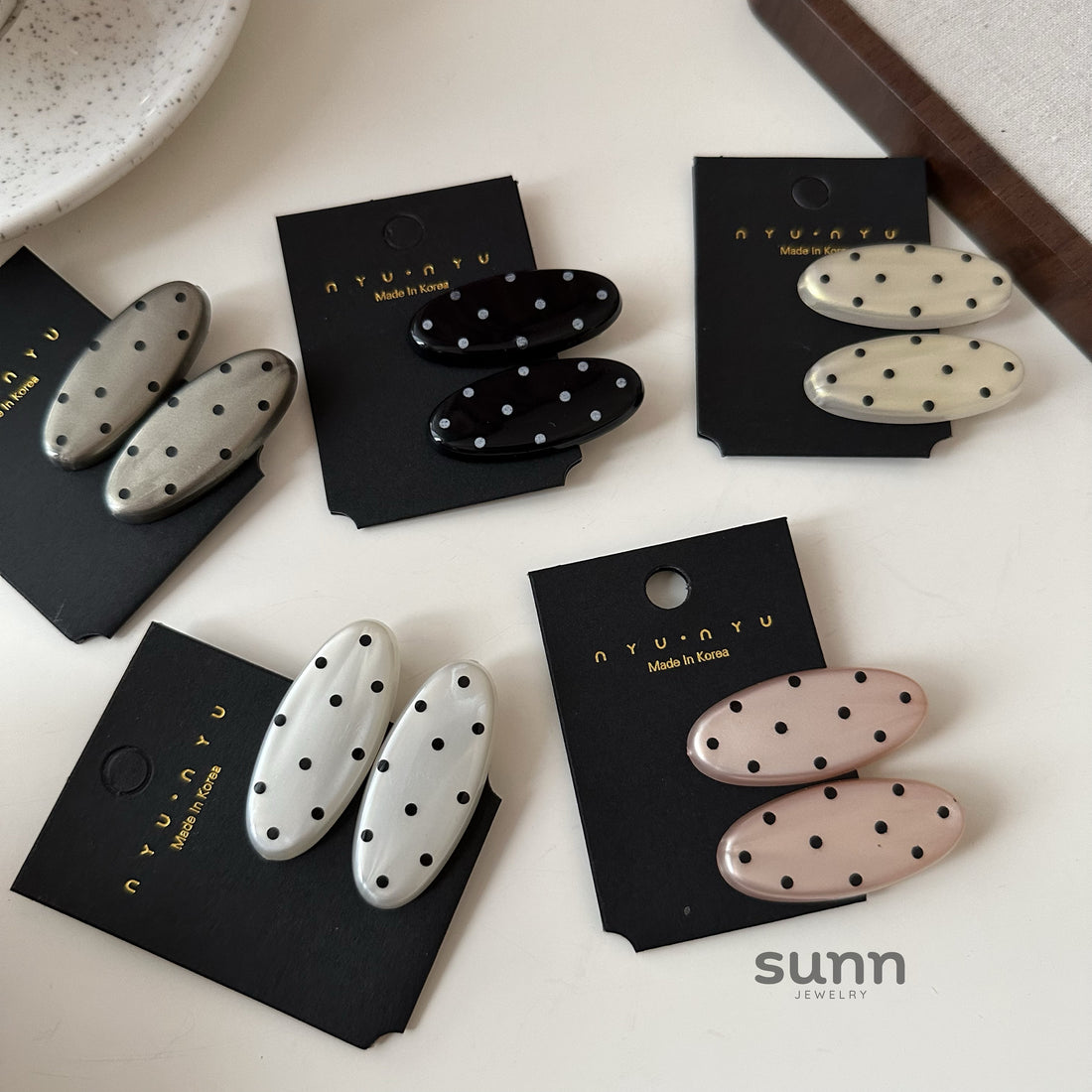 Aditi Polka Dot Hair Clip [3NYOQB3E]