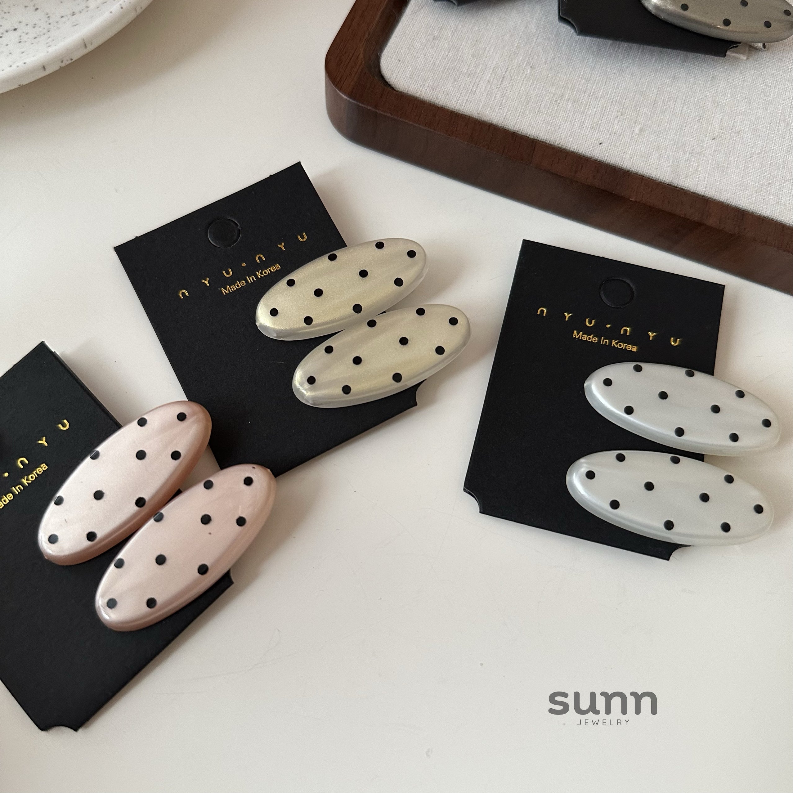 Aditi Polka Dot Hair Clip [FGU97VOG]