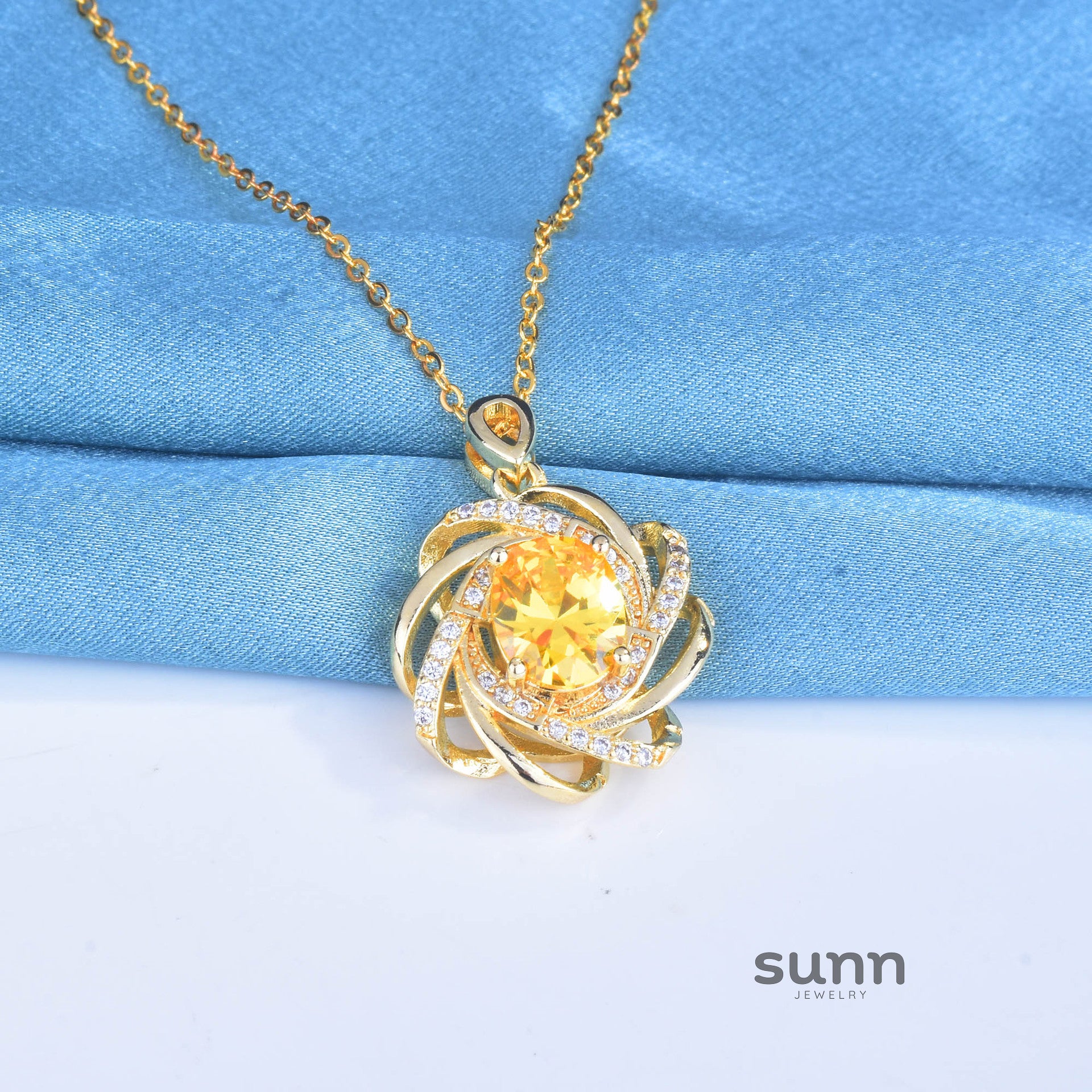 Adleigh Rotating Citrine Pendant [JPRBH9MV]