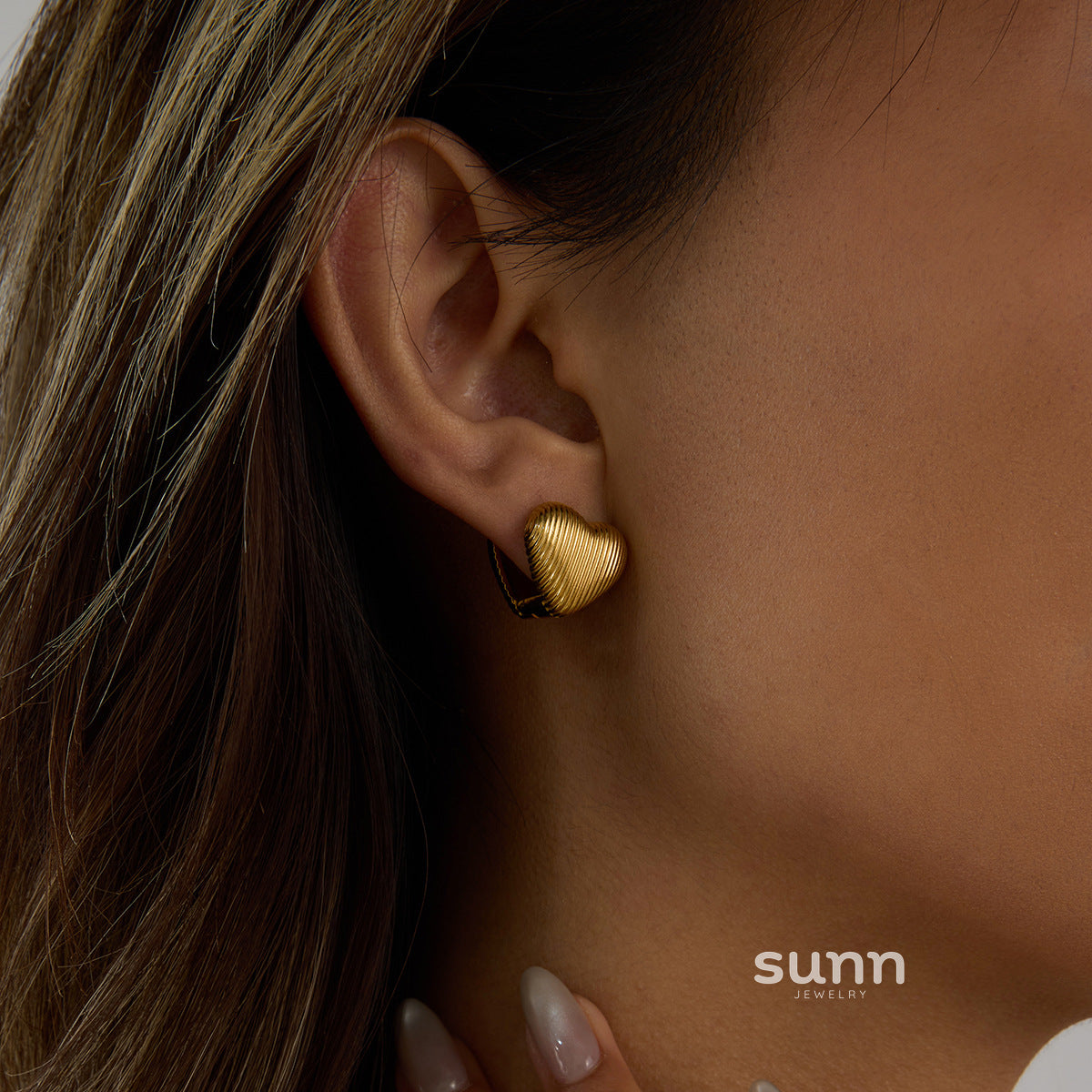 Adley Pave Heart Earrings [7FLHABA0]
