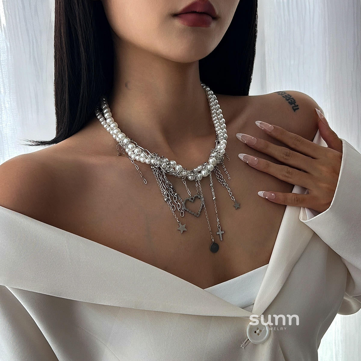 Adrianna Layered Pearl Heart Necklace [BBNEOS3D]