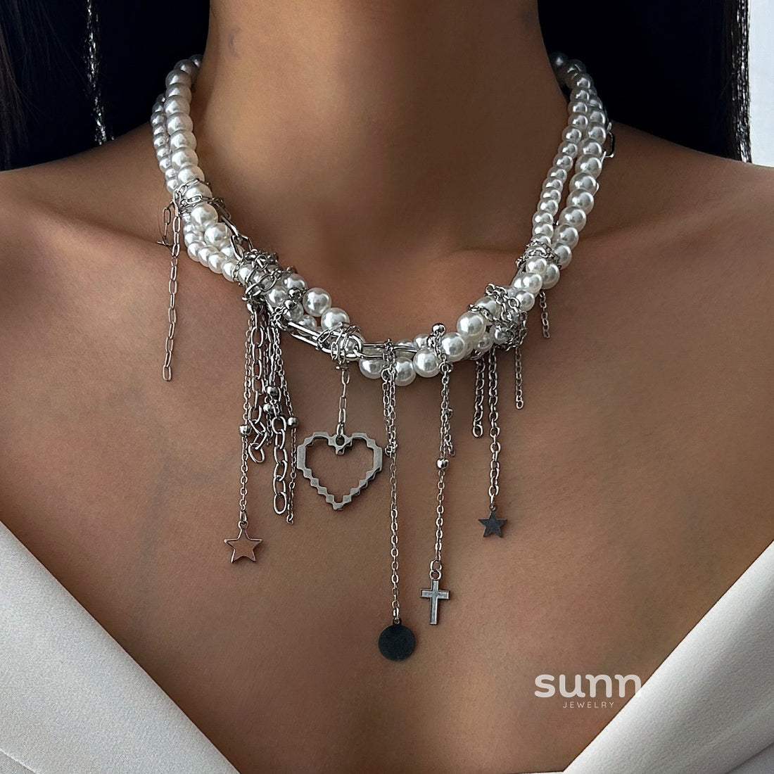 Adrianna Layered Pearl Heart Necklace [WGYGH45E]
