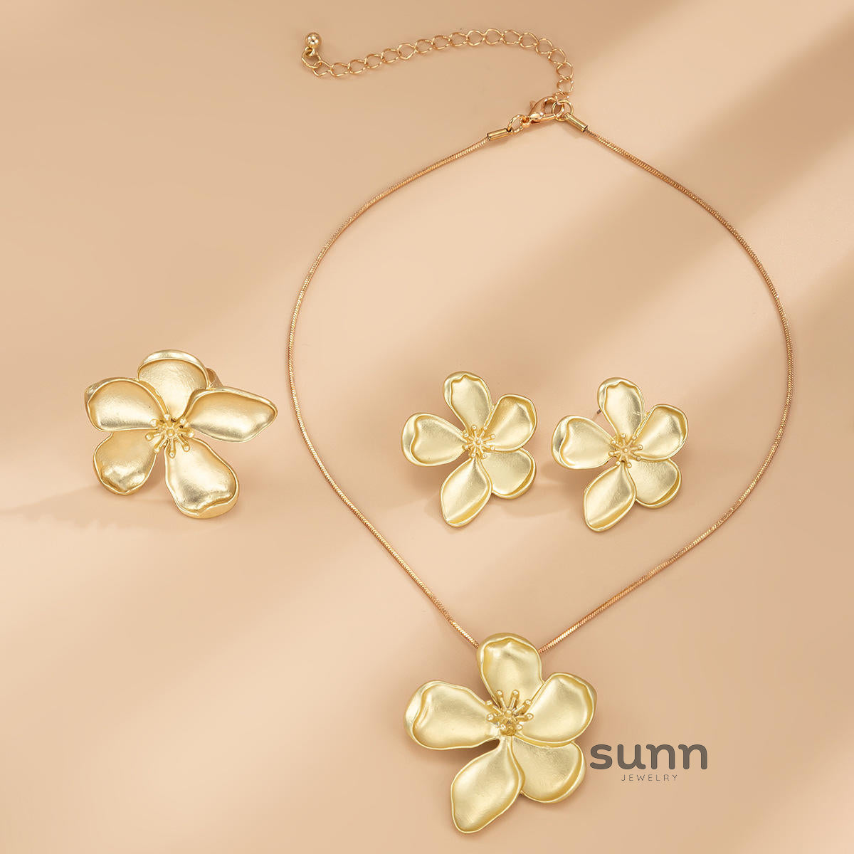 Adrianne Sculpted Bloom Jewelry [BJMIR0IH]