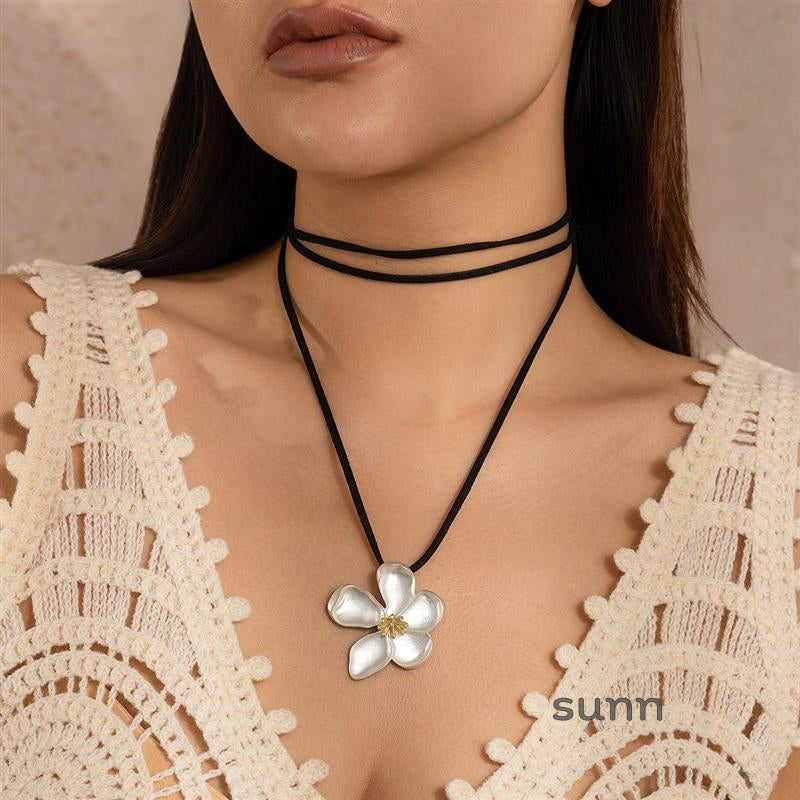 Adrianne Sculpted Bloom Jewelry [PDNTRPY8]