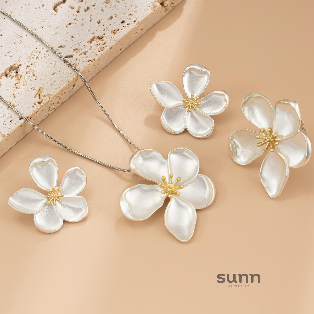 Adrianne Sculpted Bloom Jewelry [1PTY4GDB]