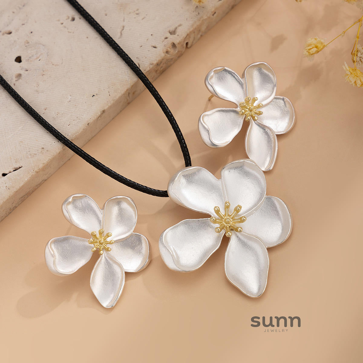 Adrianne Sculpted Bloom Jewelry [5S8LLK3W]