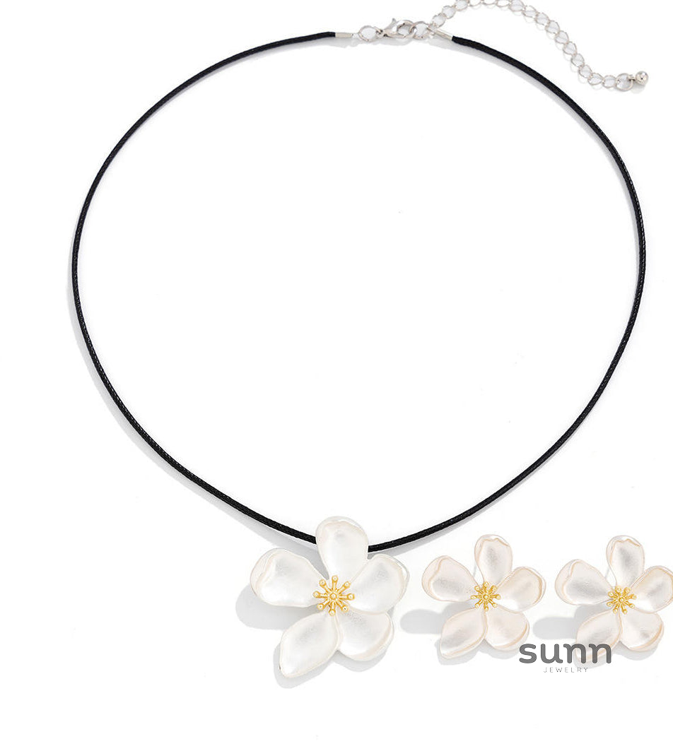 Adrianne Sculpted Bloom Jewelry [DSXDHKLI]