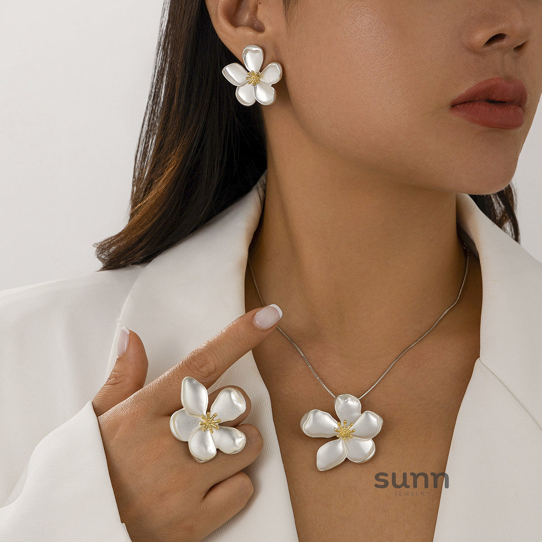 Adrianne Sculpted Bloom Jewelry [Q9EOBWIF]