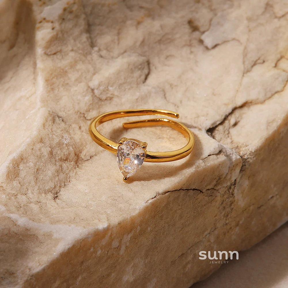 Adrina Waterdrop Zirconia Ring