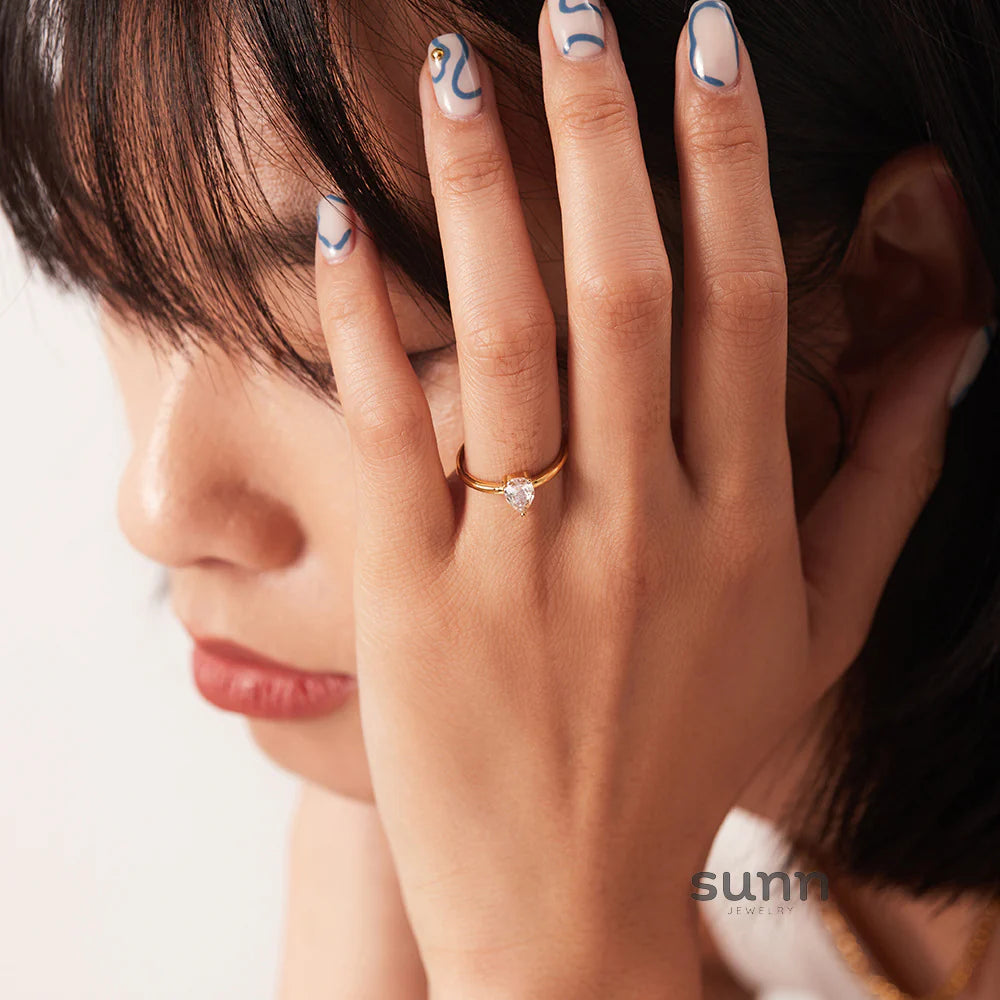 Adrina Waterdrop Zirconia Ring
