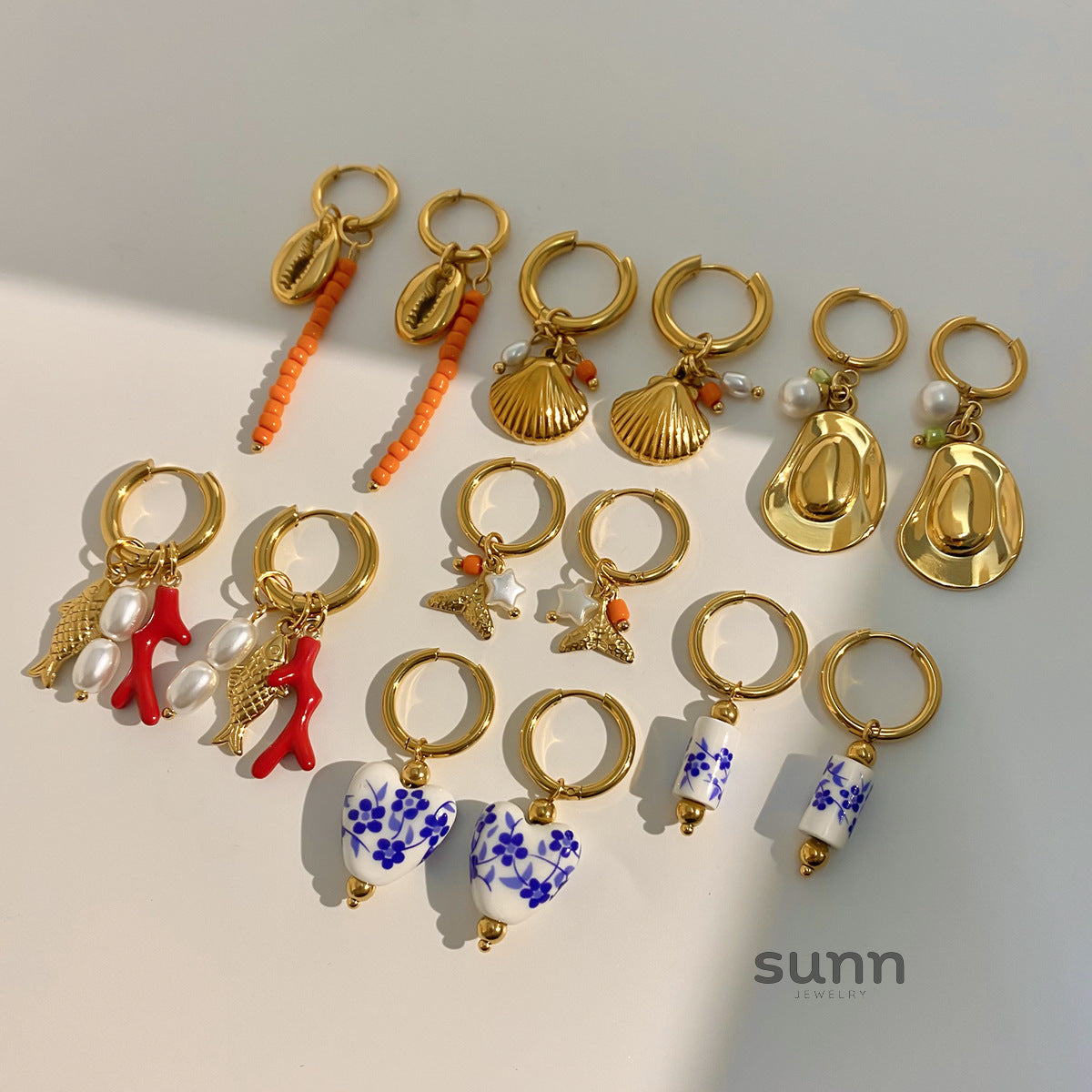 Aela Goldfish Pearl Earrings [GD2LTCX5]