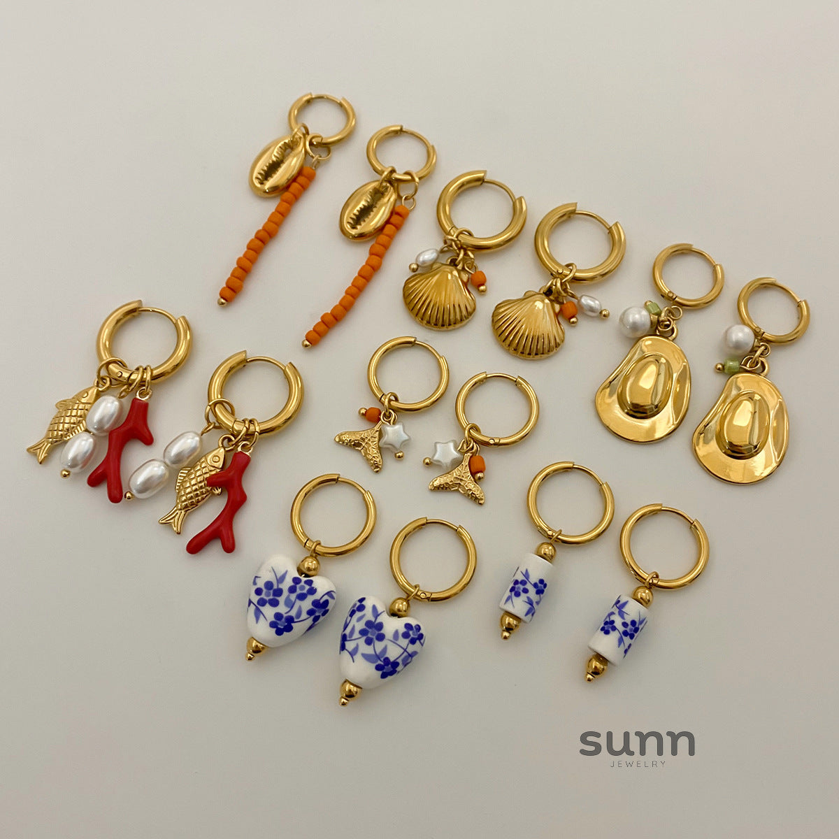 Aela Goldfish Pearl Earrings [2AYR96IB]
