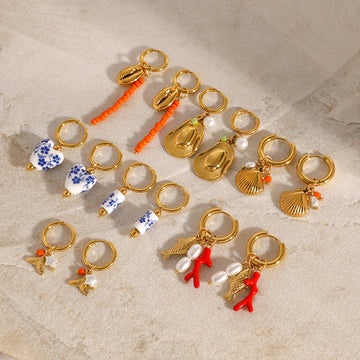 Aela Goldfish Pearl Earrings [7M1E8XBH]
