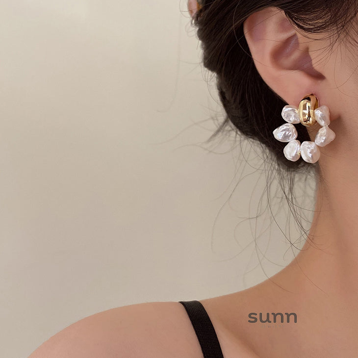 Aerabella Pearl Circle Drop Earrings [IK67WNXF]