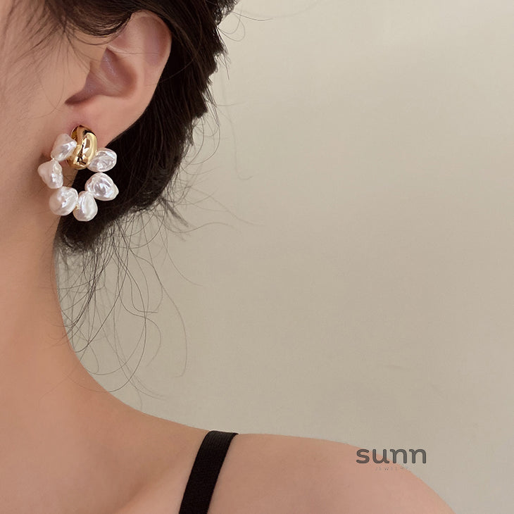 Aerabella Pearl Circle Drop Earrings [1VUR0BGF]