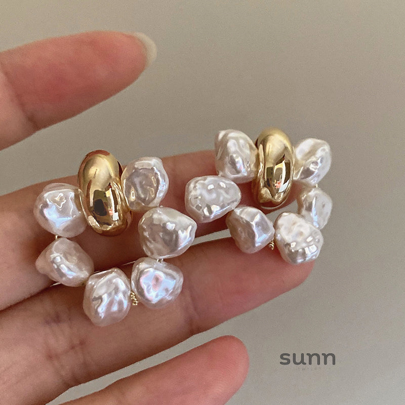 Aerabella Pearl Circle Drop Earrings [B3UAYNVF]