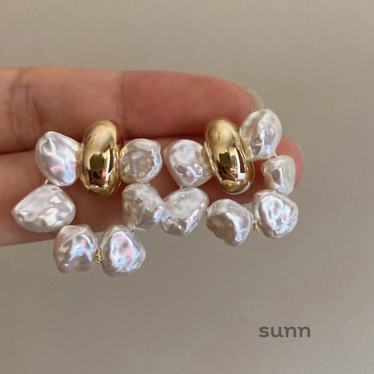 Aerabella Pearl Circle Drop Earrings [50OAMOFA]
