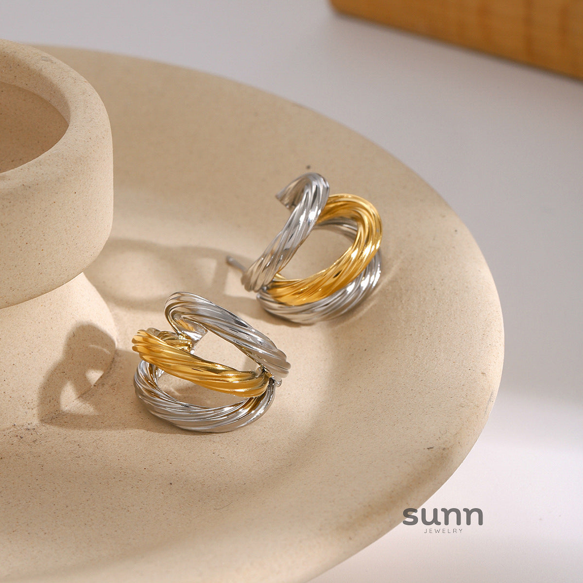 Ahlam C-Shaped Statement Earrings [RNT2K7AI]