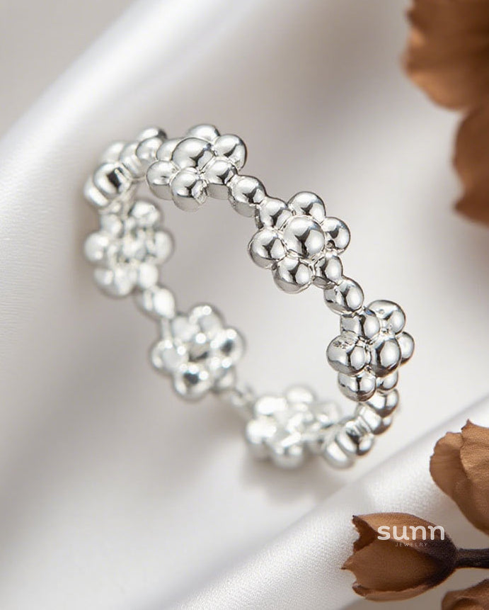 Ahlam Golden Bloom Ring [J7BOO8LP]