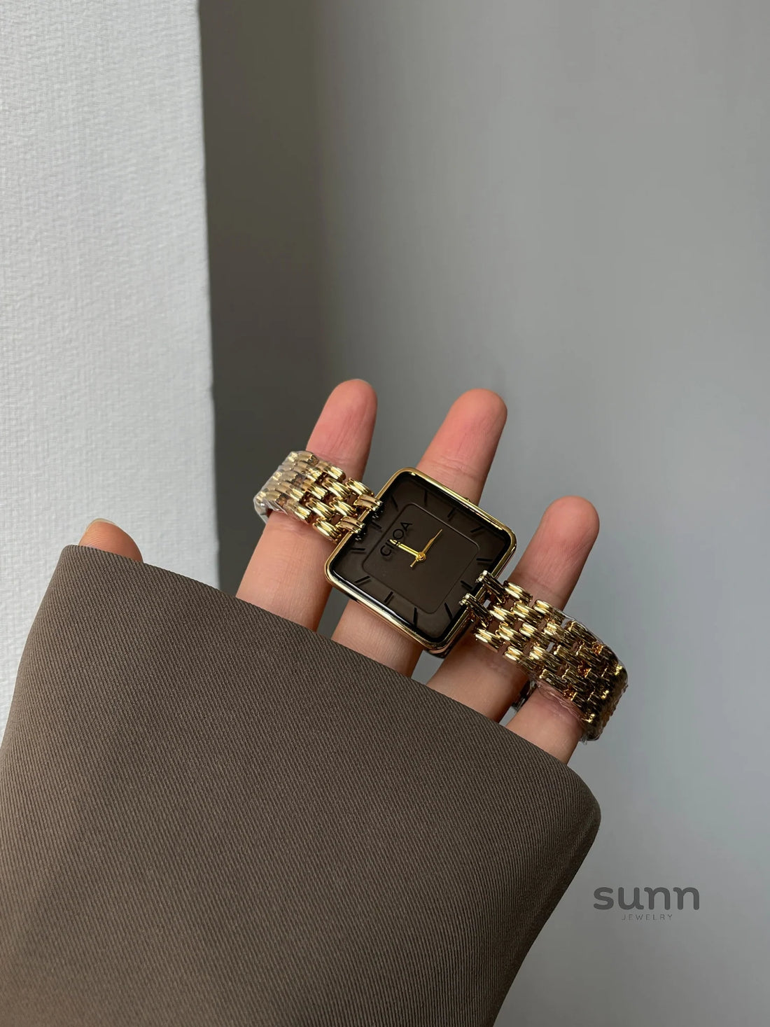 Ahlam Vintage Square Watch