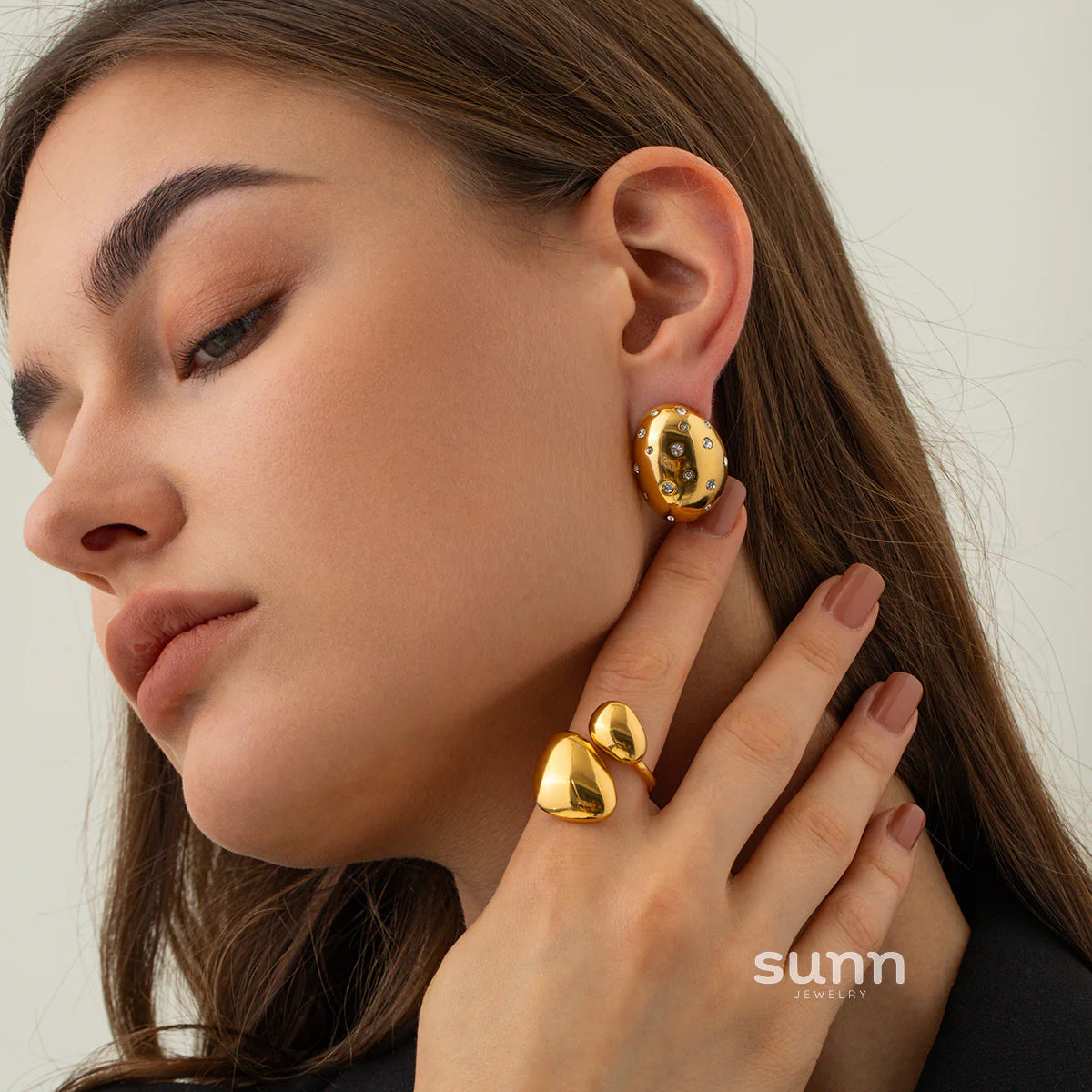 Ahlani Oval Solitaire Earrings