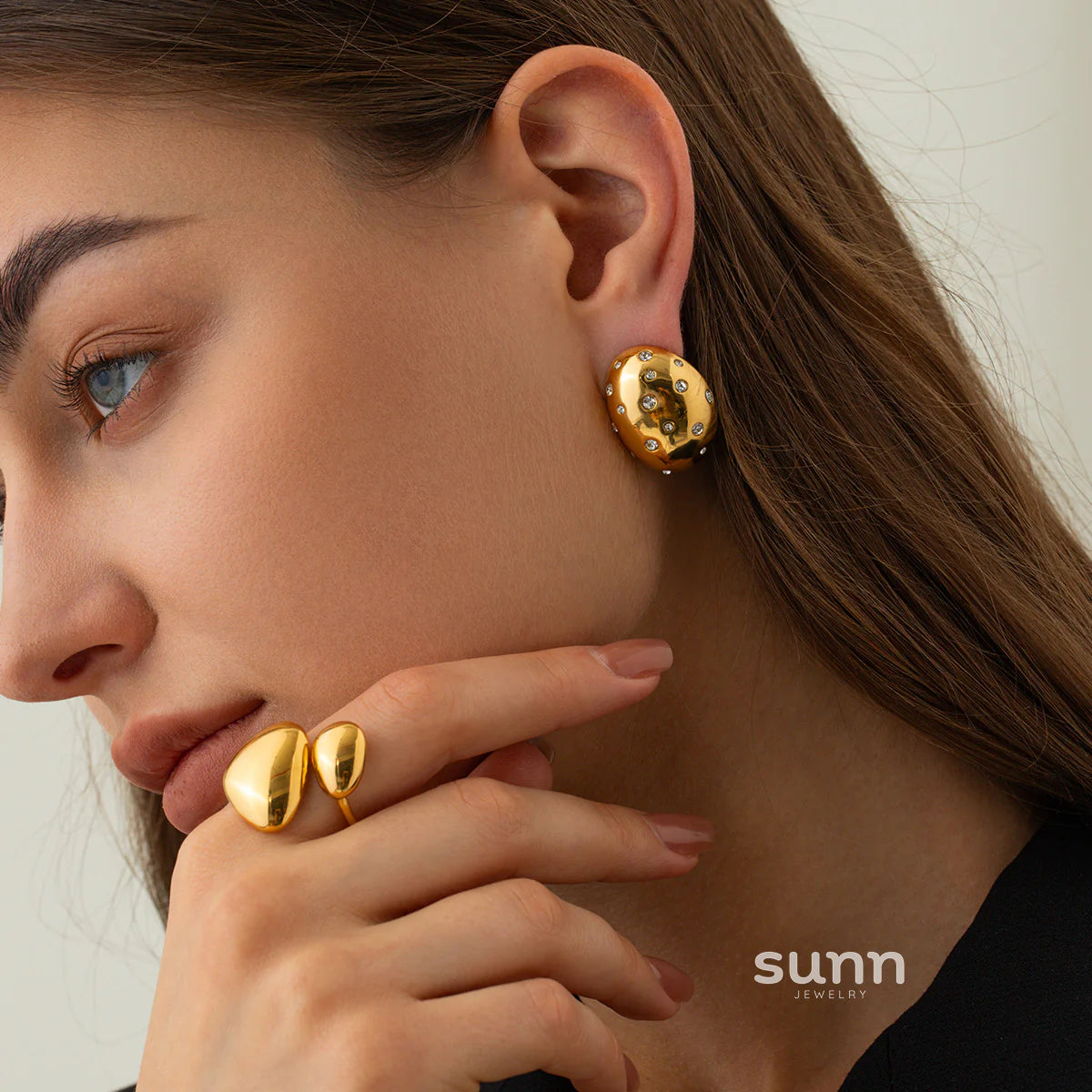 Ahlani Oval Solitaire Earrings