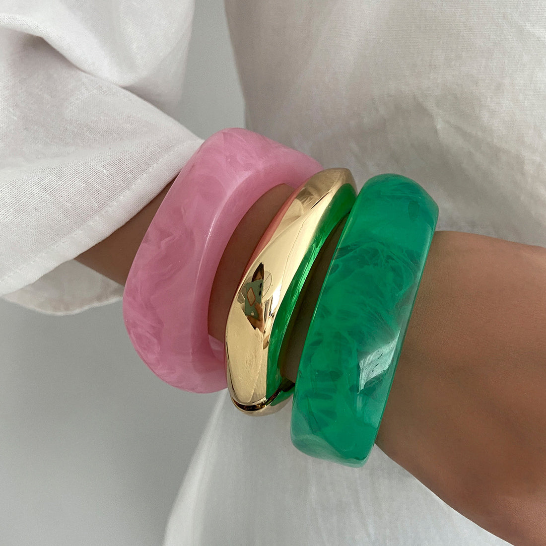 Ahmiya Wave Resin Bangle [C0834OZH]