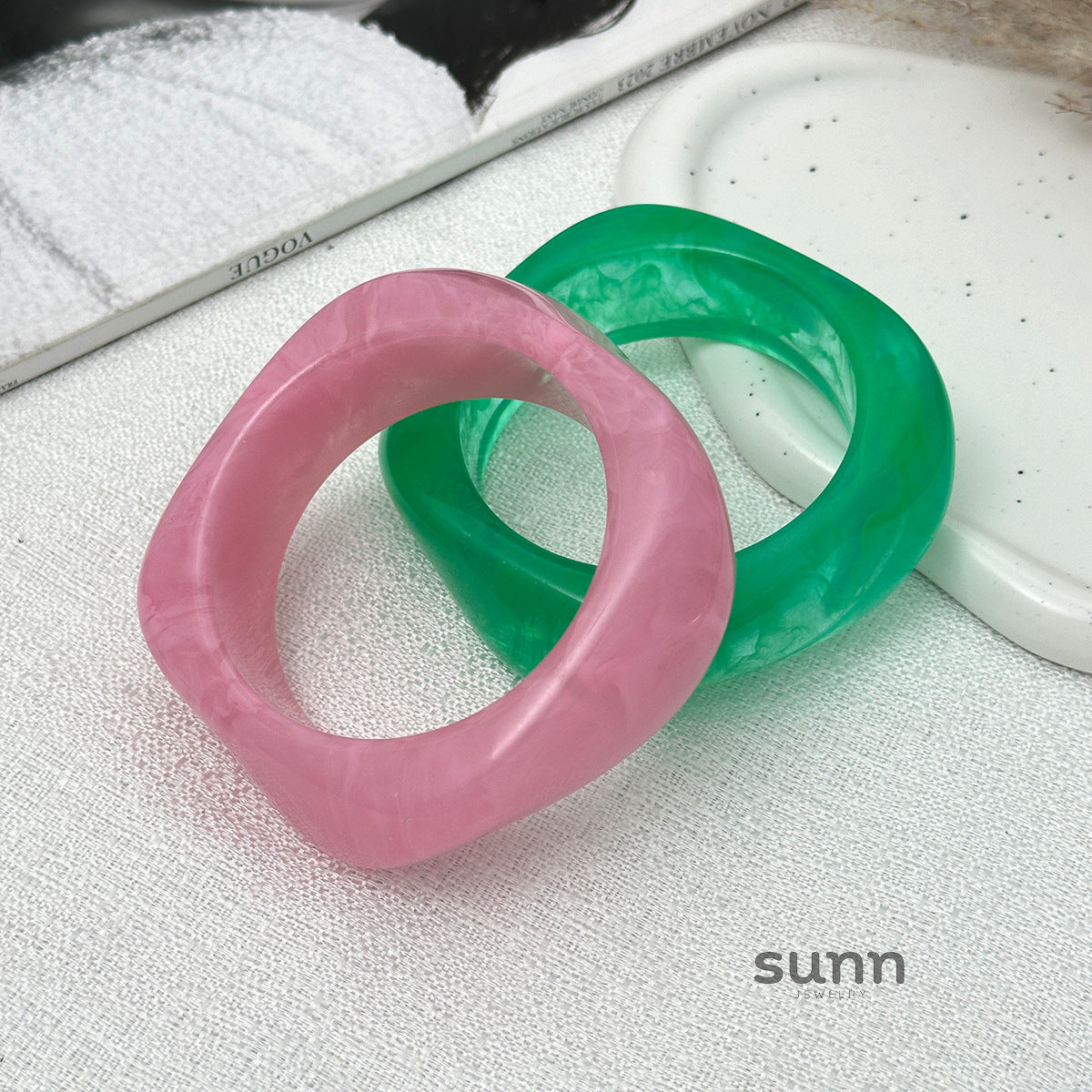 Ahmiya Wave Resin Bangle [4XWN75ZO]
