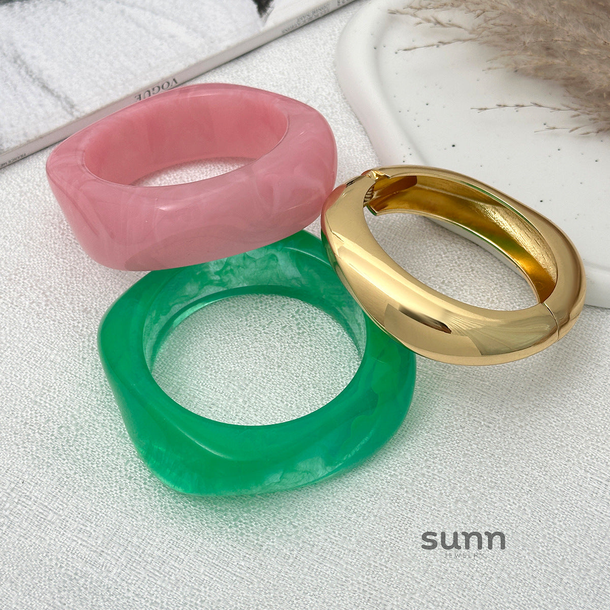Ahmiya Wave Resin Bangle [EIM96ARF]