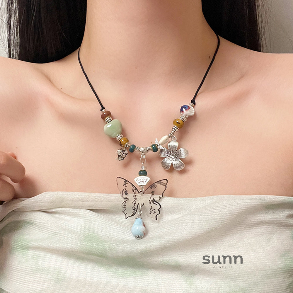 Ahna Ceramic Butterfly Necklace [RQ0JF07N]