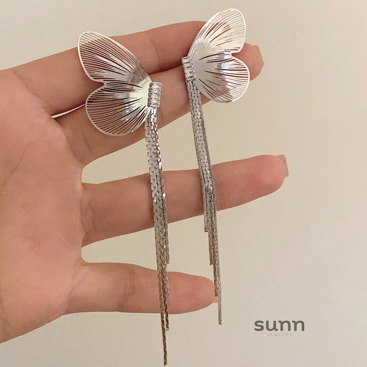 Aiden Butterfly Wing Tassel Earrings [RQD591AW]