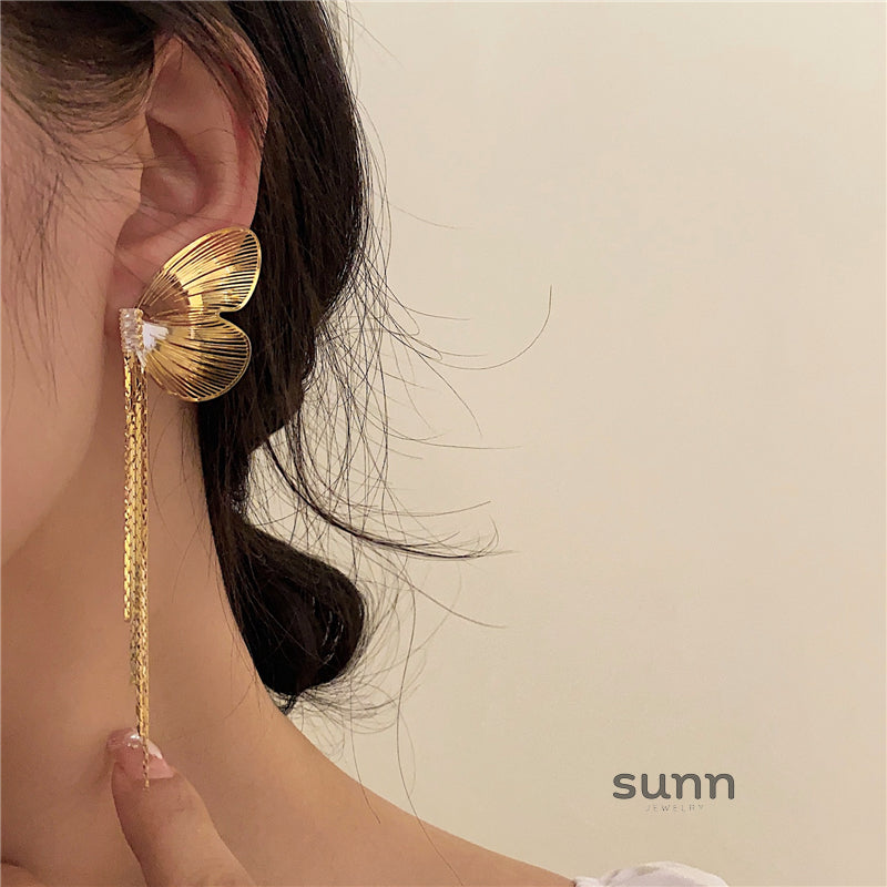 Aiden Butterfly Wing Tassel Earrings [HSX0T25X]