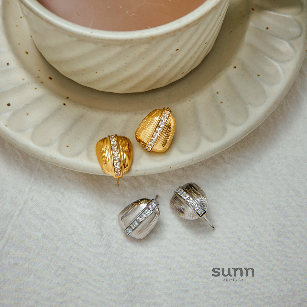 Aiden Zircon Cross Earrings [N2MVICWX]