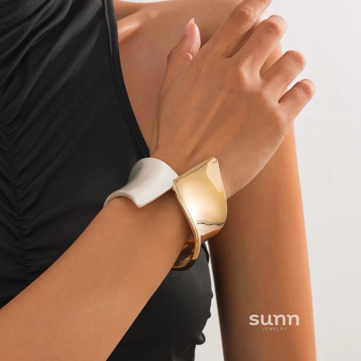 Aiko Geometric Spring Bangle