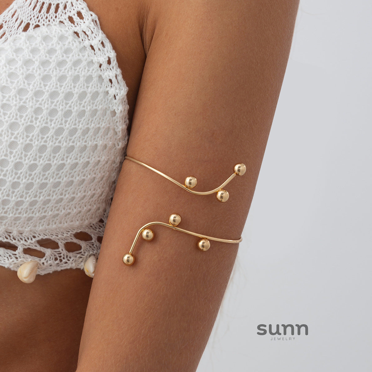Aiko Minimalist Sphere Arm Cuff [X64IKBDD]