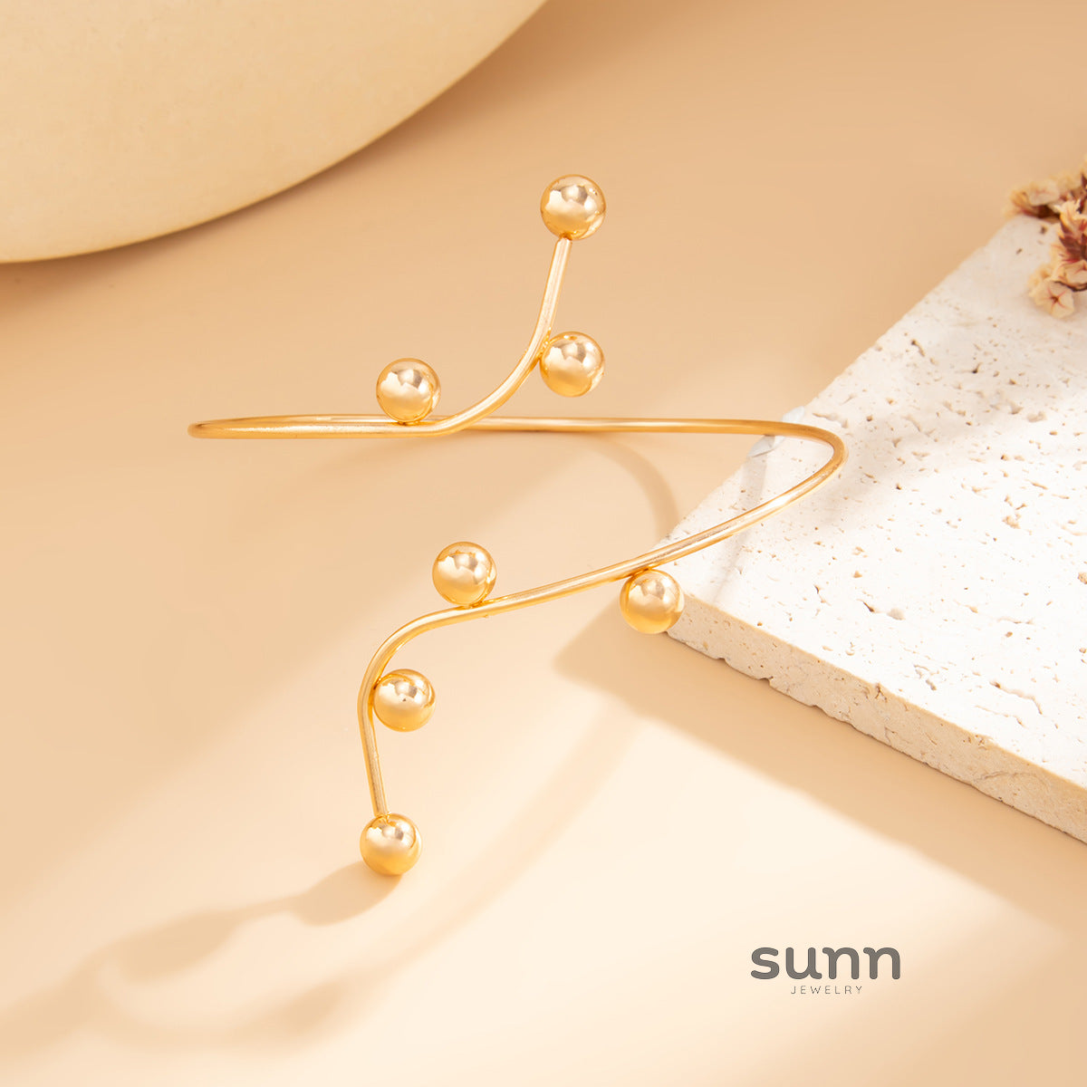 Aiko Minimalist Sphere Arm Cuff [2JDXKC4D]