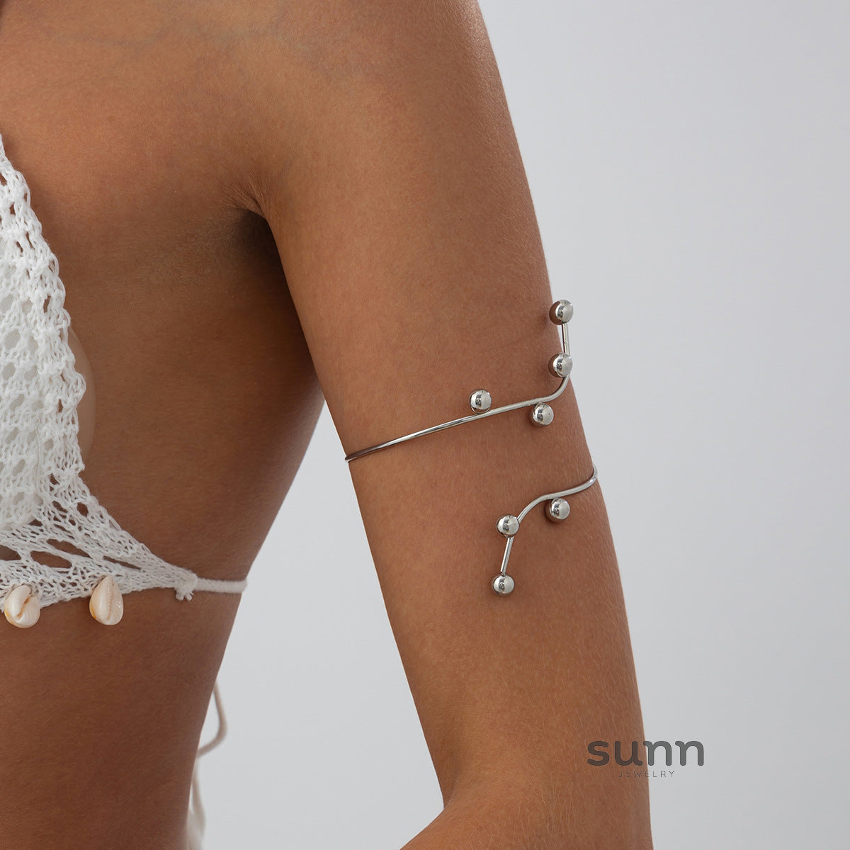 Aiko Minimalist Sphere Arm Cuff [H9D8ILW1]