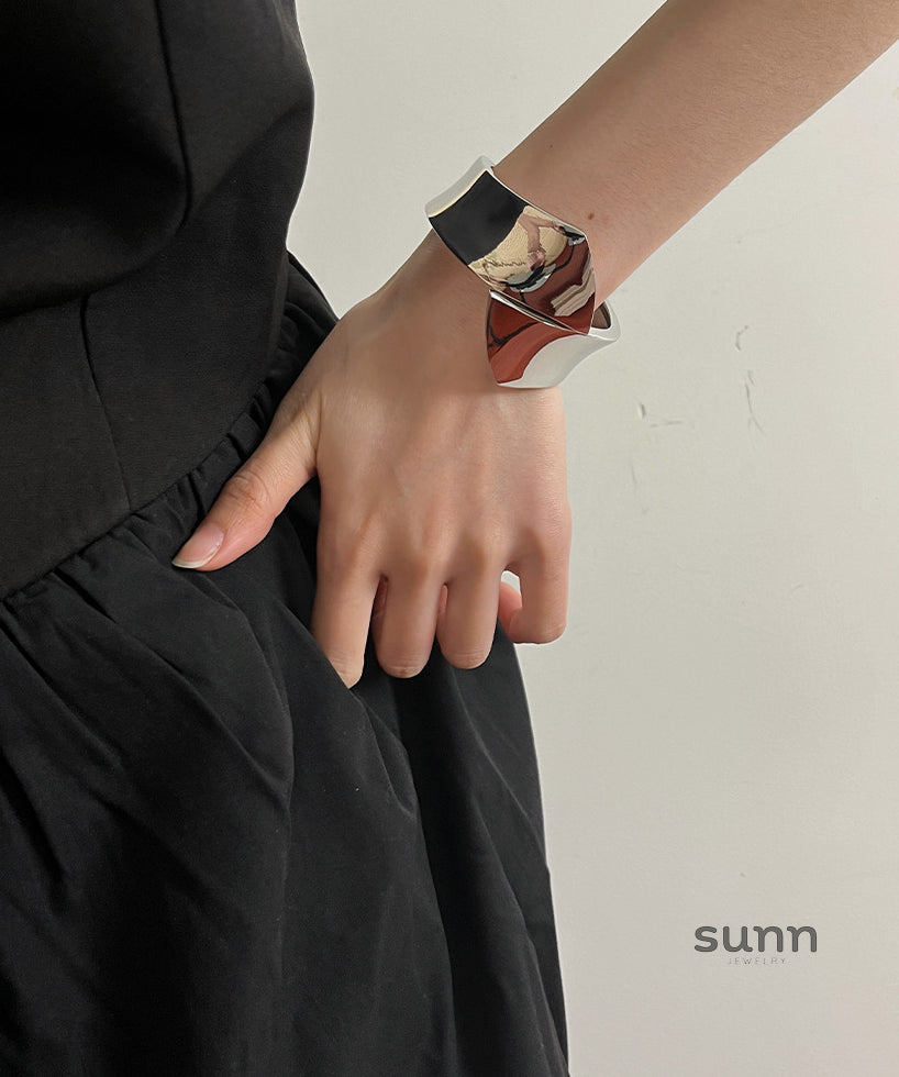 Ailany Glossy Cuff Bracelet [G3XEX8DY]